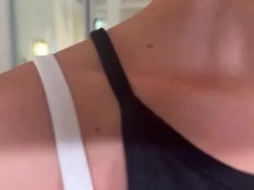 British_EmJess – webcam model profile photo Image 14