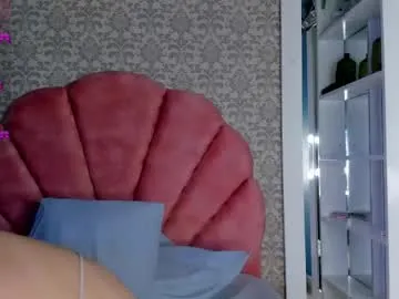 WhoreRobot – webcam model profile photo Image 13