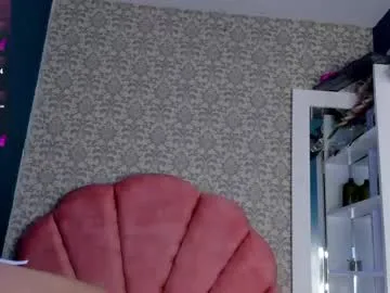 WhoreRobot – webcam model profile photo Image 16