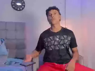 curlytwinkboy – webcam model profile photo Image 16