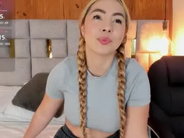 LiluDallass – webcam model profile photo Image 11