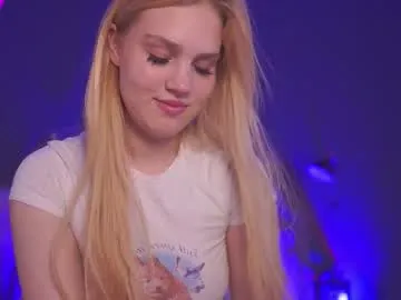 UKRaunchyRobyn – webcam model profile photo Image 5