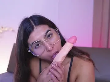 NightMint – webcam model profile photo Image 15