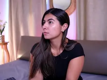 NightMint – webcam model profile photo Image 19