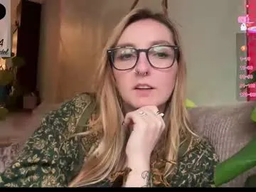 BlondeScarlettx – webcam model profile photo Image 11