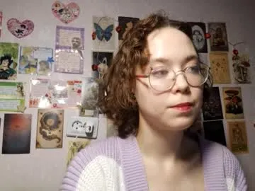 famouswomen – webcam model profile photo Image 11