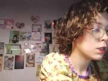 famouswomen – webcam model profile photo Image 2