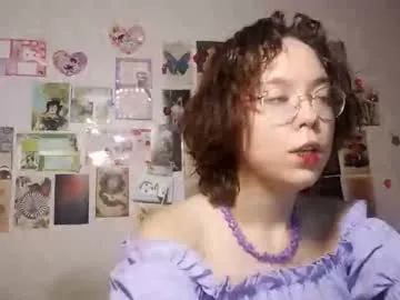 famouswomen – webcam model profile photo Image 4