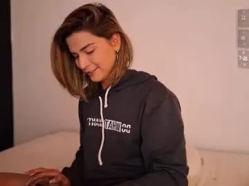 skyamber8v2 – webcam model profile photo Image 7