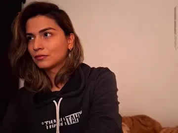 skyamber8v2 – webcam model profile photo Image 9