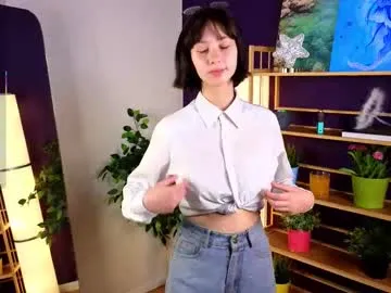 roouse – webcam model profile photo Image 2