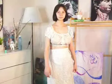 roouse – webcam model profile photo Image 4