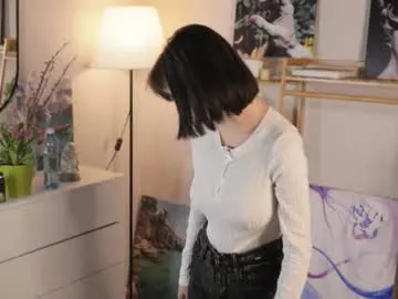 roouse – webcam model profile photo Image 6