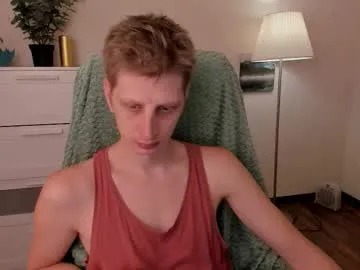 curlytwinkboy – webcam model profile photo Image 14