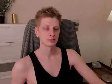 curlytwinkboy – webcam model profile photo Image 8