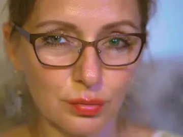 LizzieGreyX – webcam model profile photo Image 11