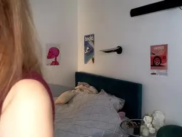 roouse – webcam model profile photo Image 10