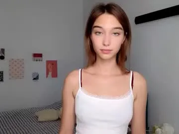 roouse – webcam model profile photo Image 5