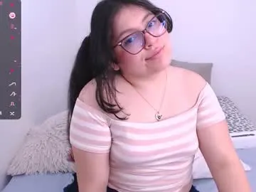 Yamajca – webcam model profile photo Image 3