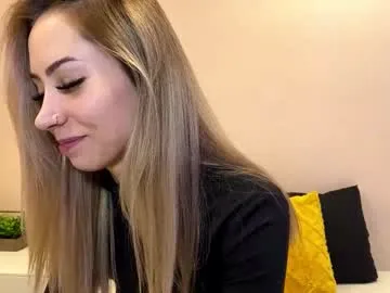 SelennaMoon – webcam model profile photo Image 2