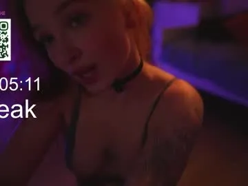 elaizza – webcam model profile photo Image 13