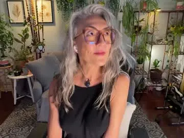 LoraDevine – webcam model profile photo Image 4