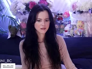 momsstory – webcam model profile photo Image 12