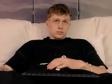 LoraDevine – webcam model profile photo Image 13