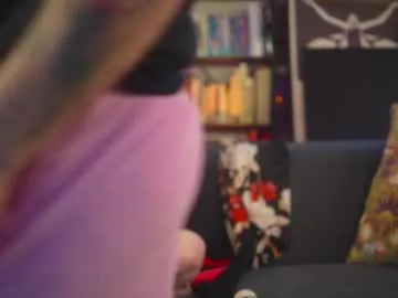 LanaBlondeBush – webcam model profile photo Image 17