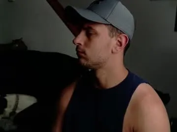 BrookeBratXO – webcam model profile photo Image 8