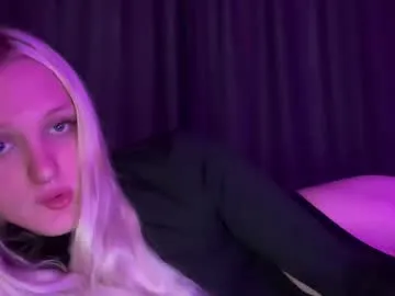 SelennaMoon – webcam model profile photo Image 3