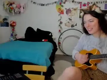 LoraDevine – webcam model profile photo Image 6