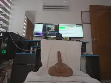 Hotforunow – webcam model profile photo Image 12