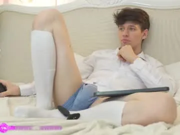 British_EmJess – webcam model profile photo Image 2