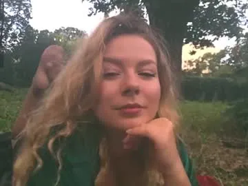 SusyBlair – webcam model profile photo Image 15