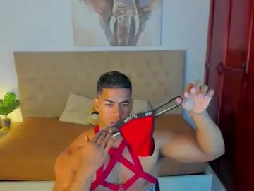 max04 – webcam model profile photo Image 7