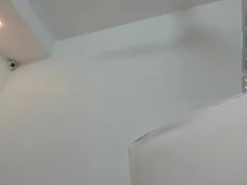 BlondeHott – webcam model profile photo Image 9