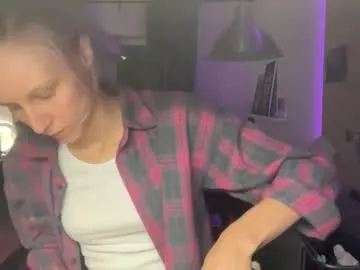 KateDivineUK – webcam model profile photo Image 15