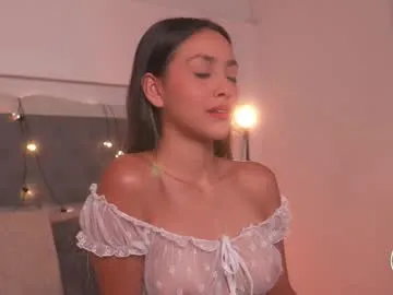 TraceyKalani – webcam model profile photo Image 6