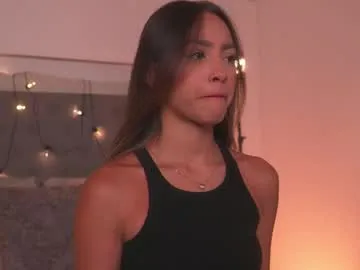 TraceyKalani – webcam model profile photo Image 9