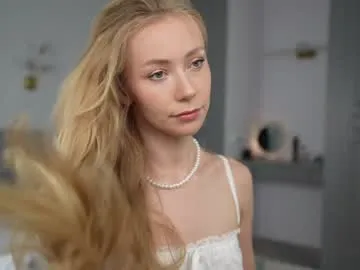 SusyBlair – webcam model profile photo Image 11