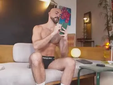 Lovvebirds – webcam model profile photo Image 10