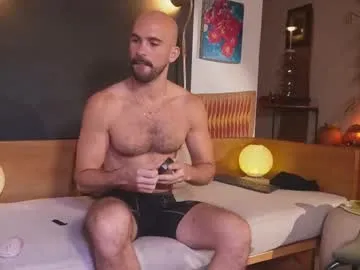 Lovvebirds – webcam model profile photo Image 11