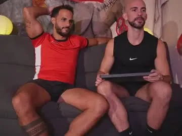 Lovvebirds – webcam model profile photo Image 18