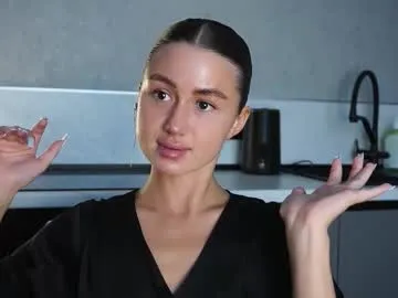 roouse – webcam model profile photo Image 4