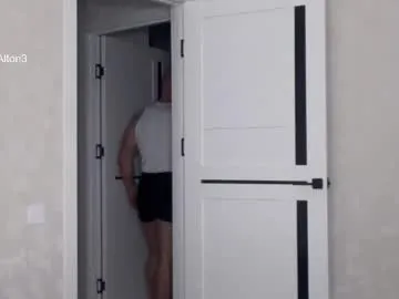 TyleneBuck – webcam model profile photo Image 15