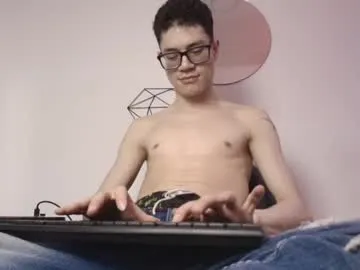 max04 – webcam model profile photo Image 14