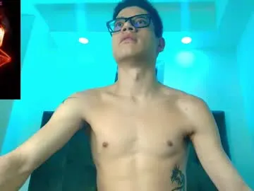 max04 – webcam model profile photo Image 19