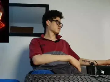 max04 – webcam model profile photo Image 6