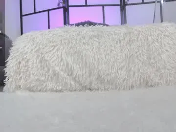 SelennaMoon – webcam model profile photo Image 6